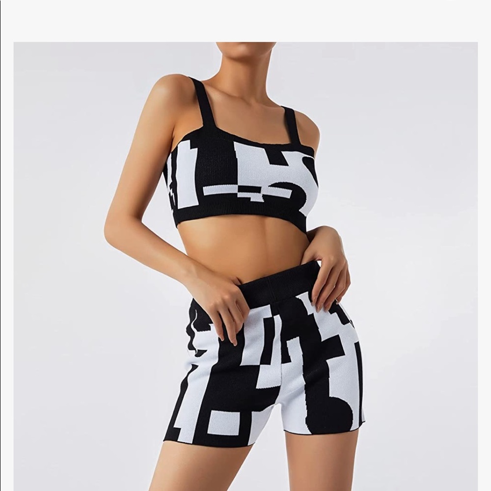 Matching Black and White Set